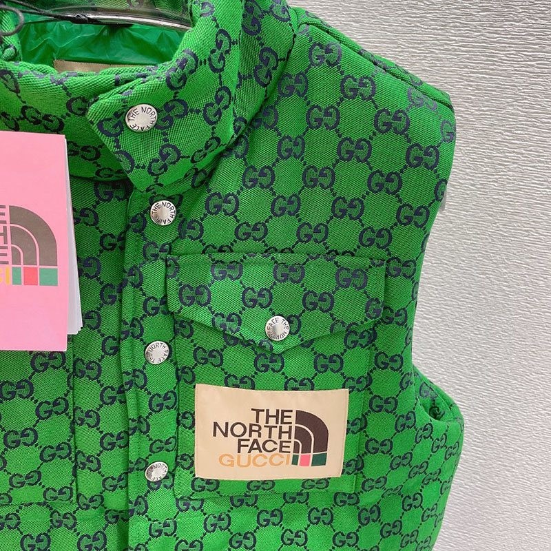 送料込 グッチ×ノースフェイス モノグラム ダウン ベスト偽物 Noe97888通販