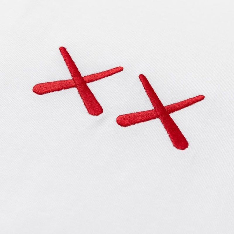 大人気!!新色ノースフェイス XX KAWS 偽物 エンブロイダリー コットンTシャツ Noh88178高い品質