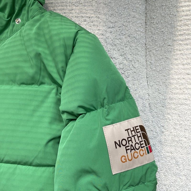 人気No1グッチ ノースフェイス コラボ ナイロンジャケットコピー アウター ロゴ Nol38277代引きを販売
