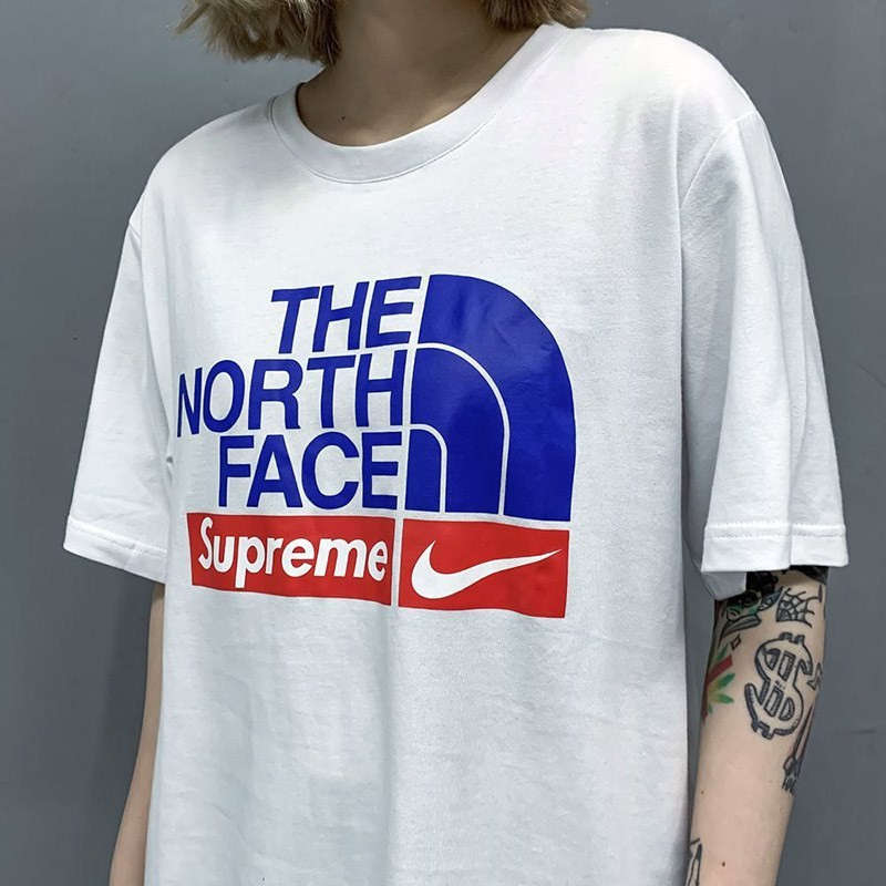 入手困難 シュプリーム xノースフェイス x ナイキ コラボ★スペシャルロゴTシャツ Nom85360人気