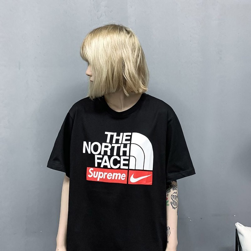 入手困難 シュプリーム xノースフェイス x ナイキ コラボ★スペシャルロゴTシャツ Nom85360N級品