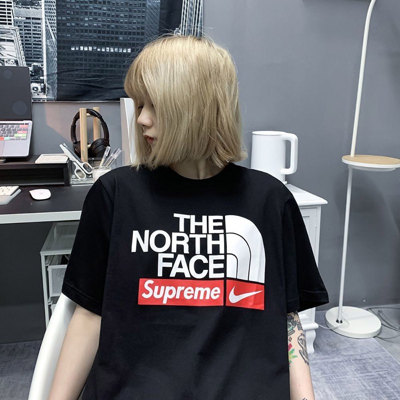 入手困難 シュプリーム xノースフェイス x ナイキ コラボ★スペシャルロゴTシャツ Nom85360品質保証