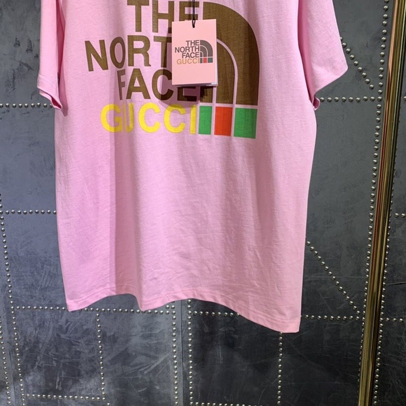 送料込 グッチ×ノースフェイス コラボ★スペシャルロゴTシャツ 偽物 Nos37786最高級
