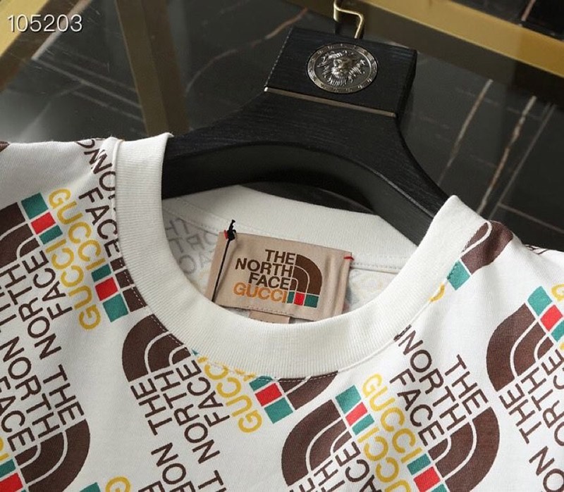 ☆超人気☆ グッチ x ノースフェイス 偽物 コラボ シルクtシャツ Nov20244高い品質