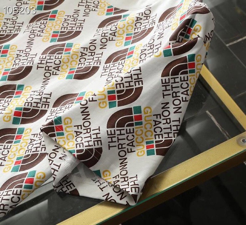 ☆超人気☆ グッチ x ノースフェイス 偽物 コラボ シルクtシャツ Nov20244N級品