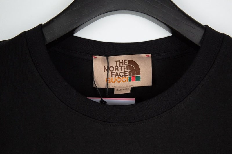 送料込 グッチ×ノースフェイス テディベア 偽物 コラボ★スペシャルロゴTシャツ Nov74493激安送料無料