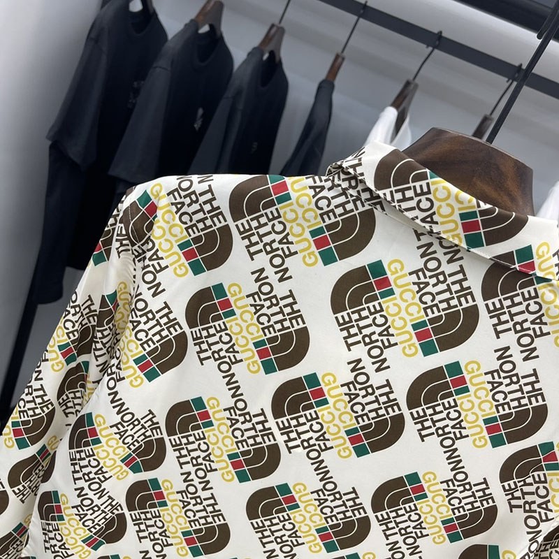 送料込 グッチ x ノースフェイス コピー コラボ シルクシャツ長袖 Noz31679代引きを販売