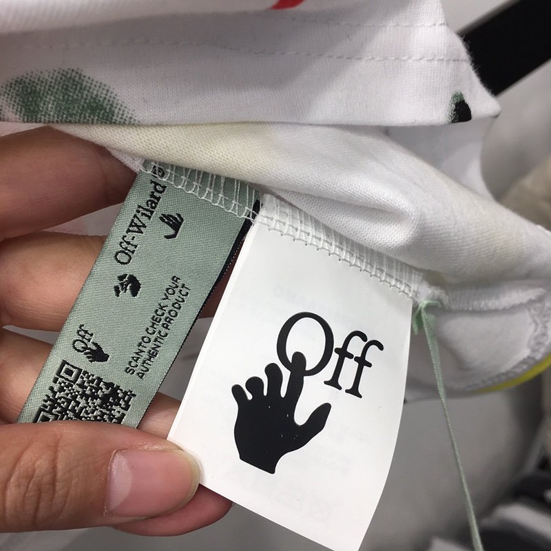 日本未入荷OFF WHITE Tシャツ コピー スプレー カラバッジョ スリムフィット off22653人気