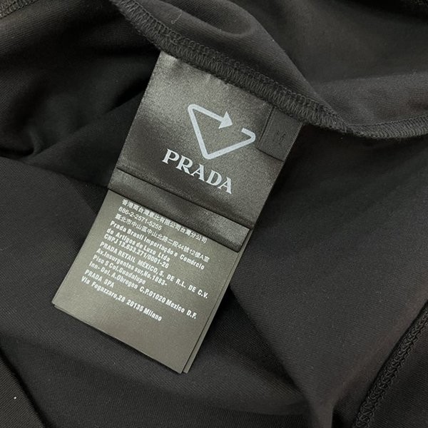 プラダ コピー ロゴTシャツ ポケット付半袖 【人気商品】 puj00165人気
