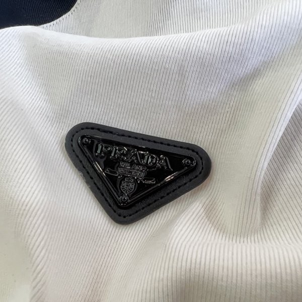 プラダ ロゴパッチ Tシャツ コピー 入手困難品！ 828341高い品質