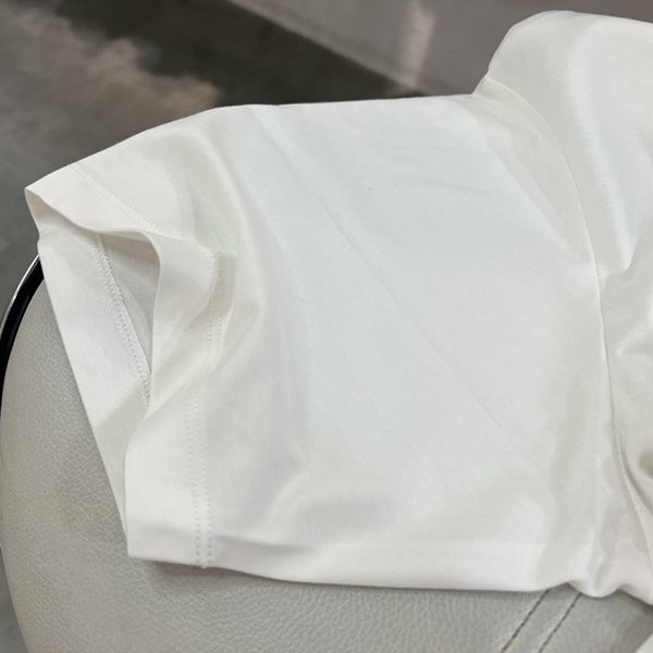 綺麗な プラダ ロゴTシャツ ポケット付半袖 コピー puo30163激安送料無料