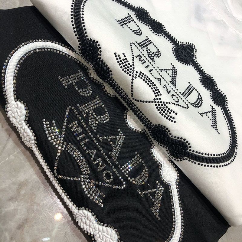 大人気!!新色プラダ ロゴTシャツ コピー ユニセックス ホワイト ブラック pua92336品質保証