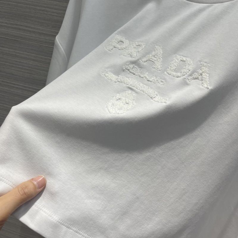 【日本未発売】プラダ 刺繍入り ジャージー Tシャツ パロディ 半袖☆送料込 puj71082高い品質