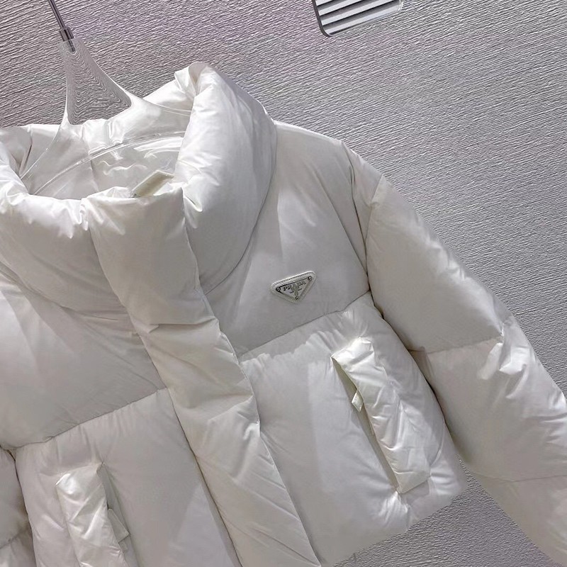 21-22AW★プラダ  ダウンジャケット コピー アウトレット フード付き ショート puk37927激安送料無料