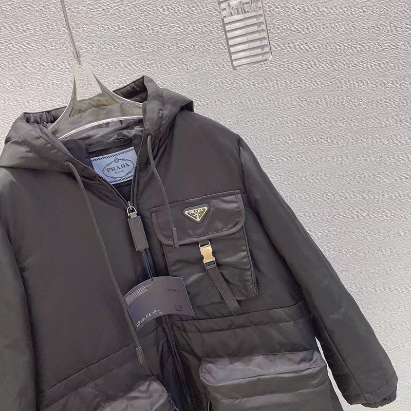 入手困難プラダ マウンテンパーカー コピー◆ライトポリエステル パッド入りジャケット リネアロッサ pup50052通販