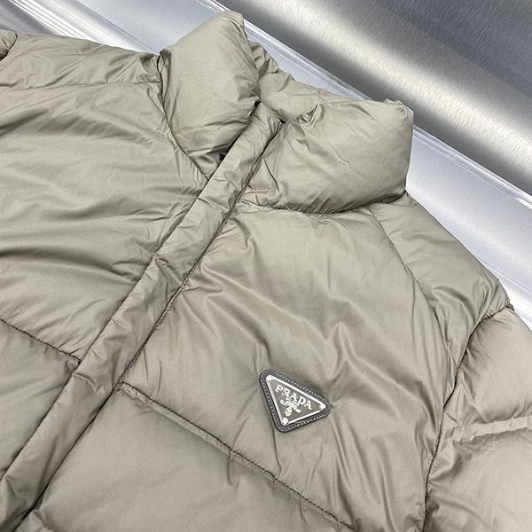 新デザインプラダ クロップド Re Nylon ダウンジャケット コピー pup63073激安送料無料