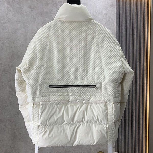 最安値挑戦 プラダ ダウンジャケット スーパーコピー pus33032通販