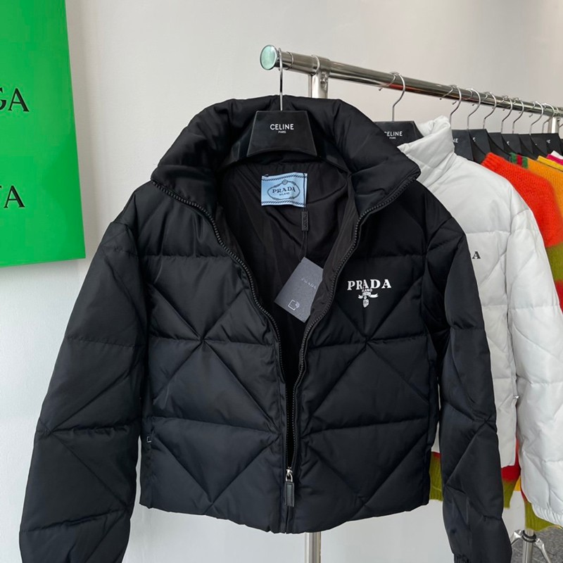 21-22AW★プラダ ダウン コピー アウトレット フード付き ショート ダウン ジャケット pus67976通販