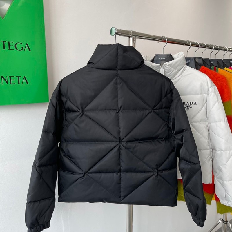 21-22AW★プラダ ダウン コピー アウトレット フード付き ショート ダウン ジャケット pus67976代引きを販売