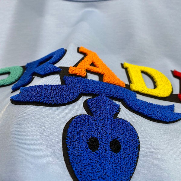 プラダ ロゴ刺繍 Tシャツ コピー put33599人気