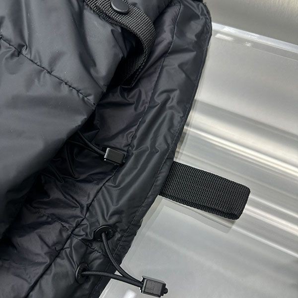 高級ブランド プラダ パデッド Re-Nylon ベスト 偽物 puu70208最高級