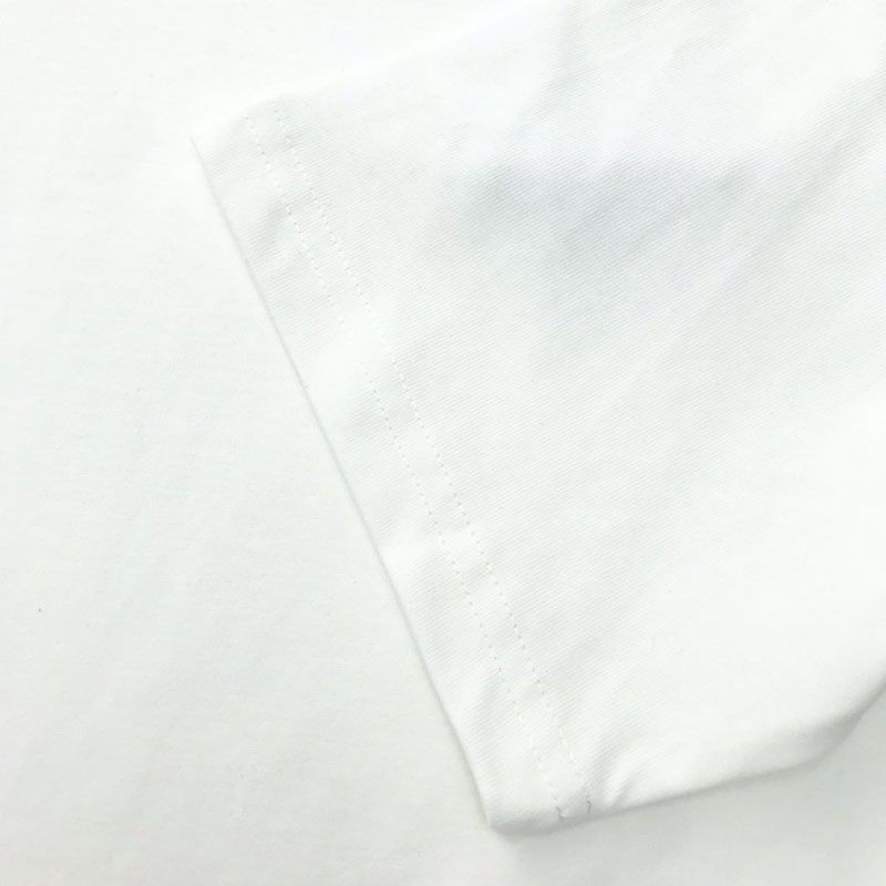 日本未入荷プラダ 偽物 コントラストトライアングル ロゴ コットンTシャツ ホワイト puz08445人気