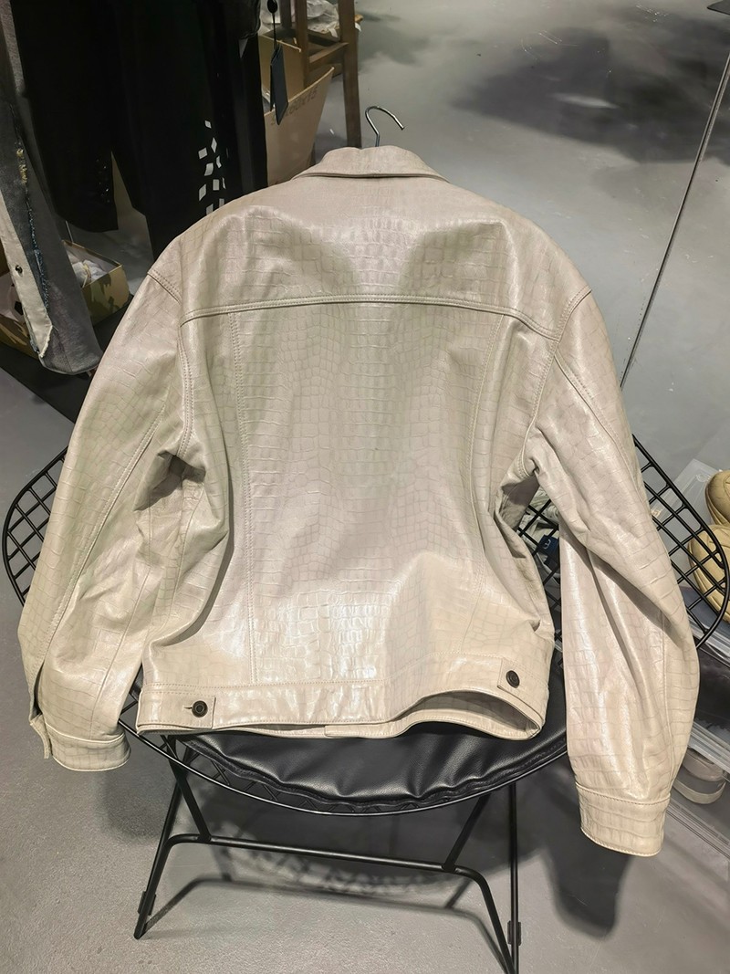 サンローラン コピー デニムスタイル ボタンジャケット スムースレザー 529949YC2OC100品質保証