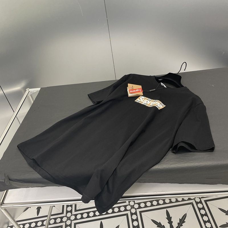 大人気!!新色最強コラボ シュプリーム × バーバリー ボックスロゴ Tシャツ 偽物 Sha47487N級品