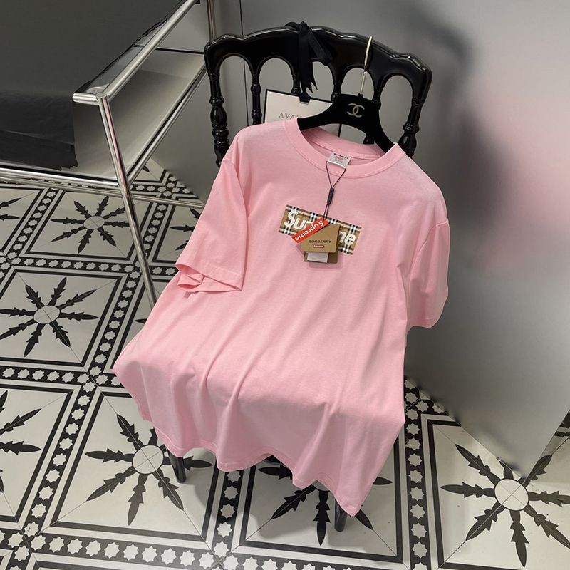 ★日本!!人気！コラボ シュプリーム × バーバリー ボックスロゴ Tシャツ 偽物 Shv94864代引きを販売