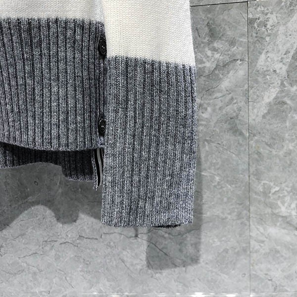 入手困難 トムブラウン 偽物 ドネガルコントラスト 4BAR カーディガン toi62816N級品