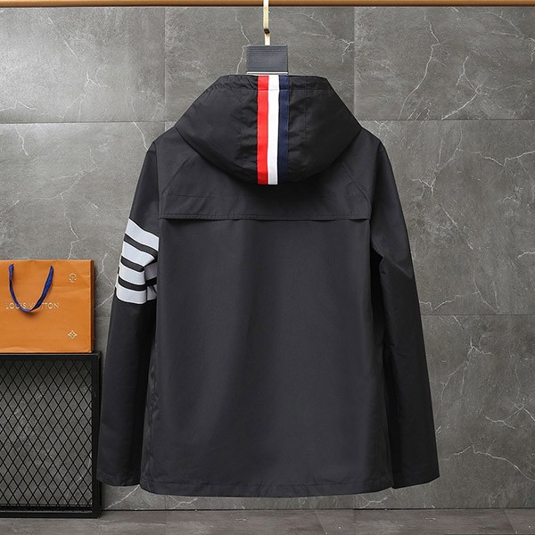 トムブラウン 偽物 down jacket メンズ★オシャレ人気 tol06628通販