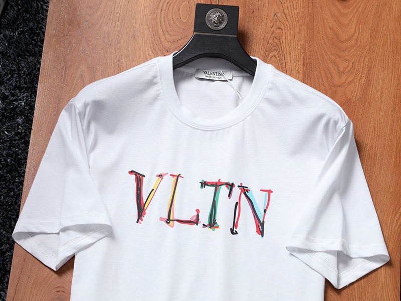 関税込ヴァレンティノ Tシャツ パロディ VLTN コットンロゴ Tシャツ Vuk85200高い品質