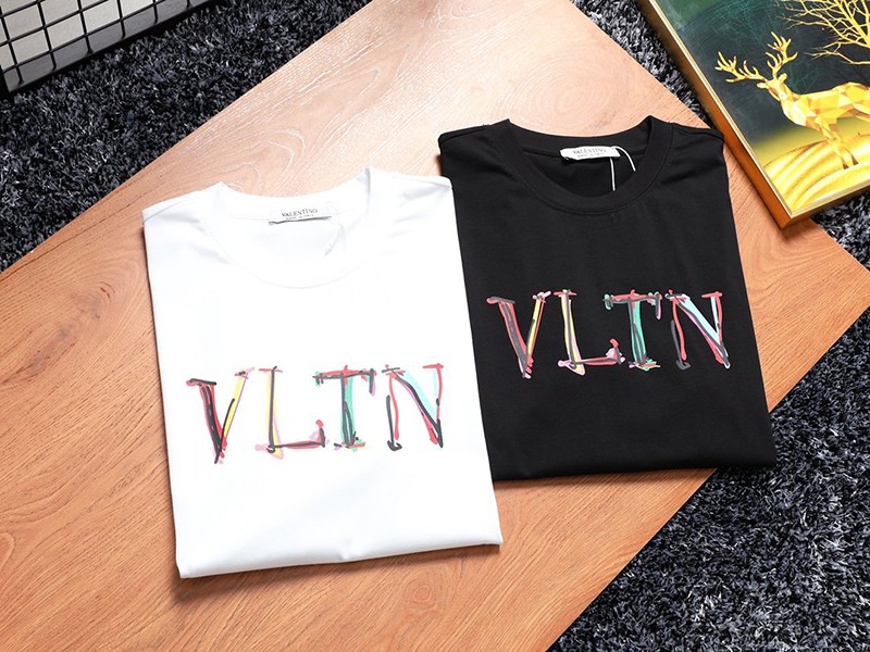 関税込ヴァレンティノ Tシャツ パロディ VLTN コットンロゴ Tシャツ Vuk85200最高級