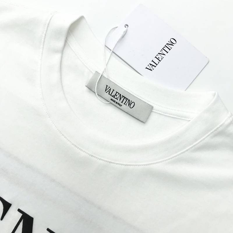 可愛い ヴァレンティノ タイガー1976 Tシャツ コピー Vum63741激安送料無料
