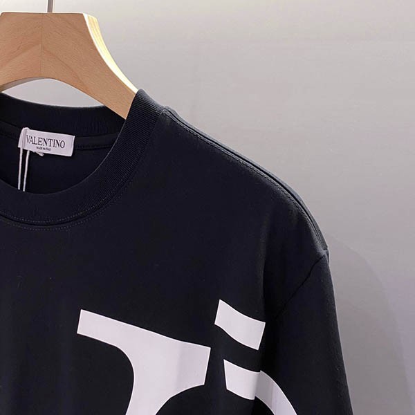 ヴァレンティノ Tシャツ 偽物 VLTN コットンロゴ Tシャツ 2色 Vut28423人気
