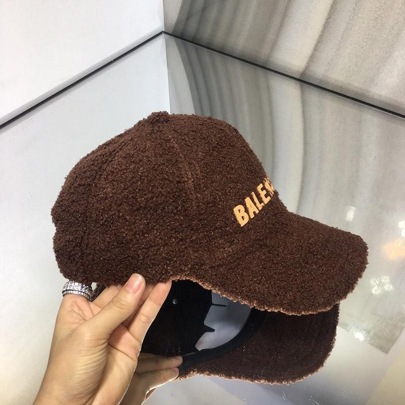 《大人気》お洒落に♪ バレンシアガ ラムズウール キャップ bag90439最高級