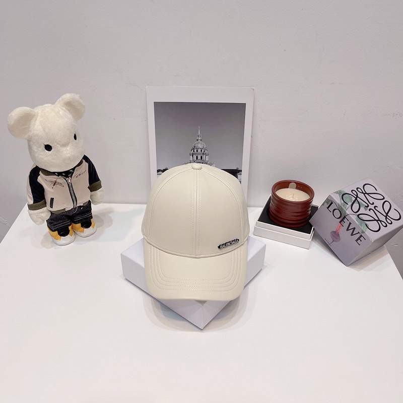 送料込 バレンシアガ ラムズウール レザーキャップ コピー baq34849通販