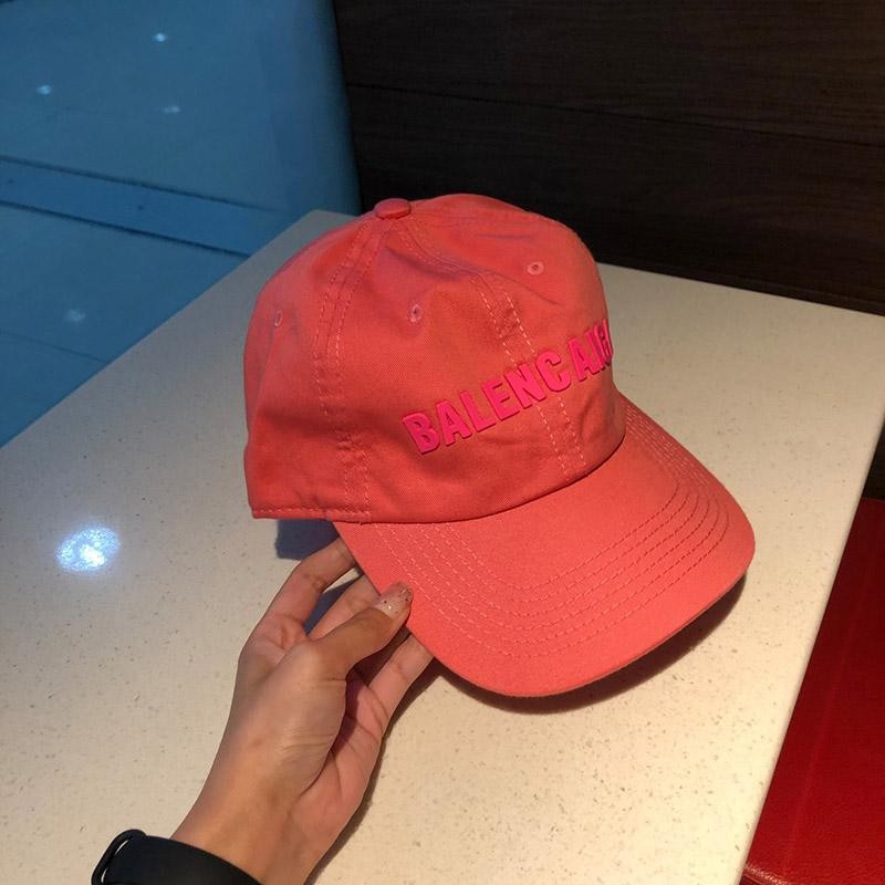 争奪戦 お洒落に♪ バレンシアガ レッド ロゴキャップ 偽物 bar46794通販