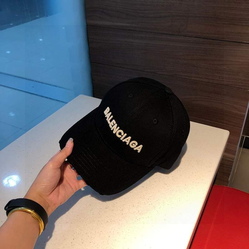 世界中で大人気♪バレンシアガ ロゴキャップ コピー bar78564高い品質
