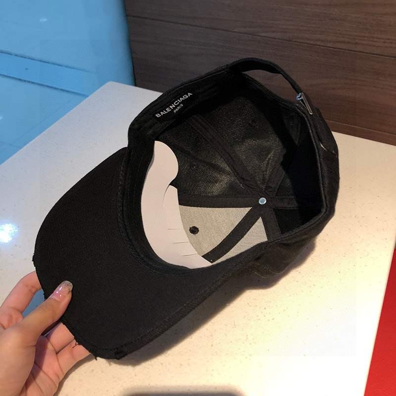世界中で大人気♪バレンシアガ ロゴキャップ コピー bar78564代引きを販売