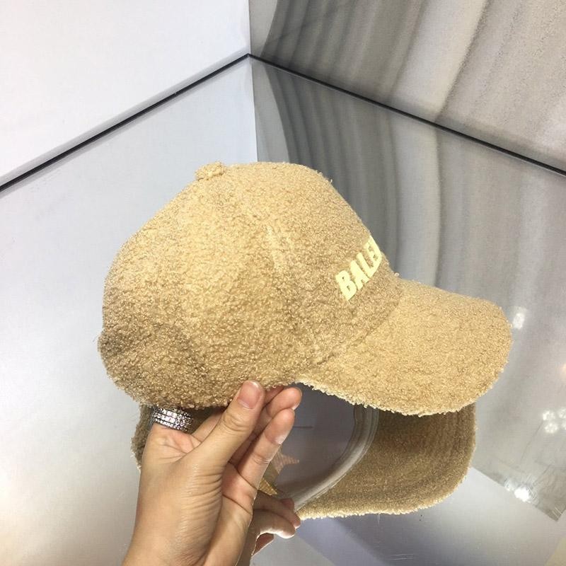 争奪戦 バレンシアガ ラムズウール キャップ 偽物N級品 bas55852最高級