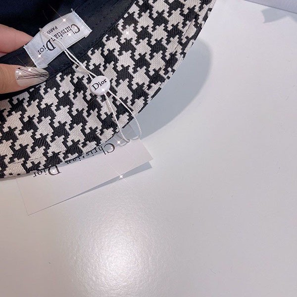 日本未入荷 ディオール 30MONTAIGNE 千鳥格子 偽物 ロゴ ハット det84868代引きを販売
