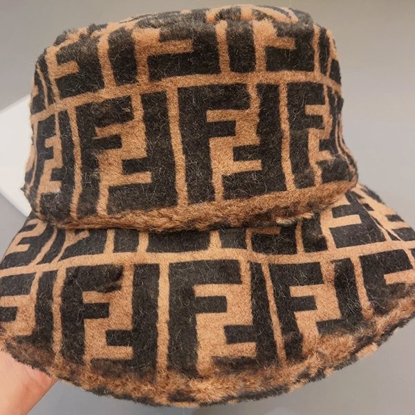 フェンディ コピー ★ FF リバーシブル バケットハット fes66496代引きを販売
