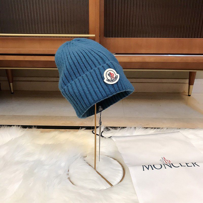 入手困難 モンクレール リブ ビーニー コピー ロゴ パッチ ニット帽 moq79894