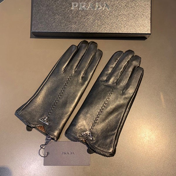 プラダ ロゴ付 ナッパレザー グローブ 偽物 pui33690N級品