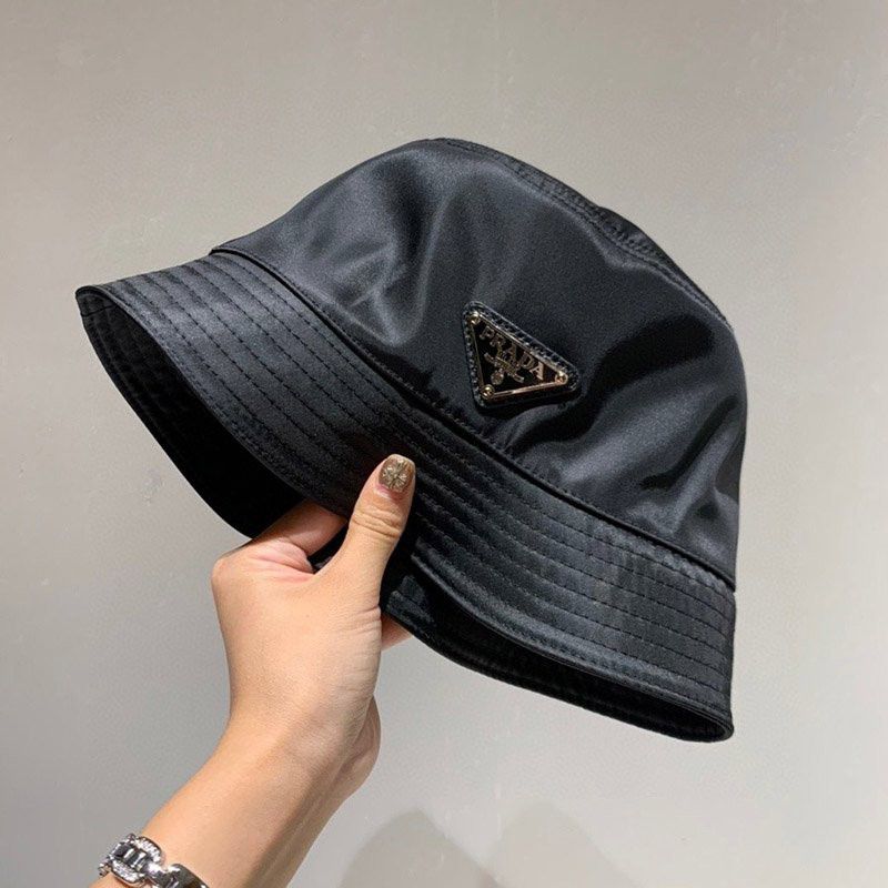 超希少！プラダ☆Re Nylon ロゴ付き バケットハット コピー puz97823品質保証