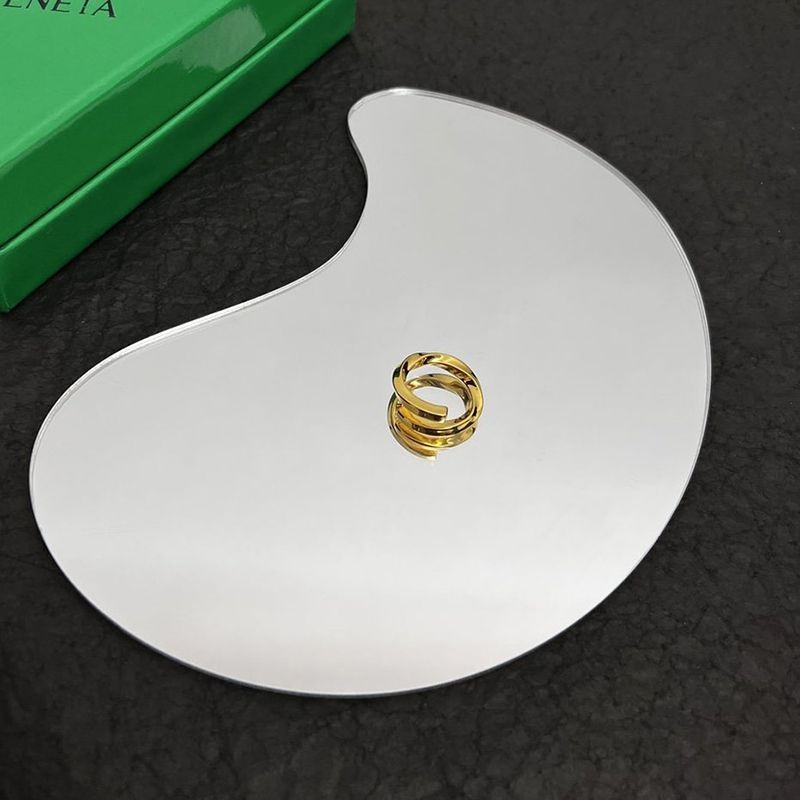 累積売上総額第１位！ボッテガヴェネタ リング コピー ツイスト 18K イエローゴールド ギフト boh39059通販