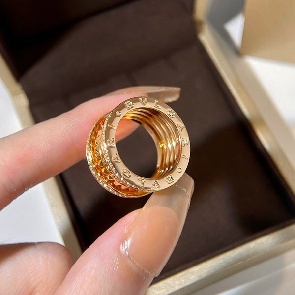 ☆超人気☆ブルガリ★B.zero1 18ct ceramicb リング 偽物 Bue39818高い品質