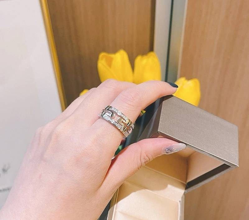 定番　綺麗なブルガリ ダイヤ 18Kゴールド リング スーパーコピーN級品 Buf75119人気