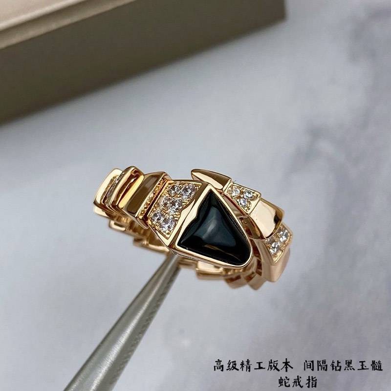 ギフトに最適♪ブルガリ セルペンティ リング パロディ Buh05584N級品